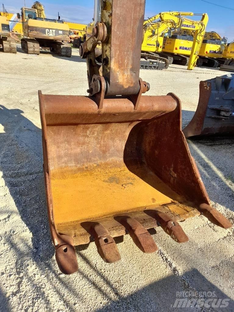 Komatsu PW200-7 Ratiniai ekskavatoriai