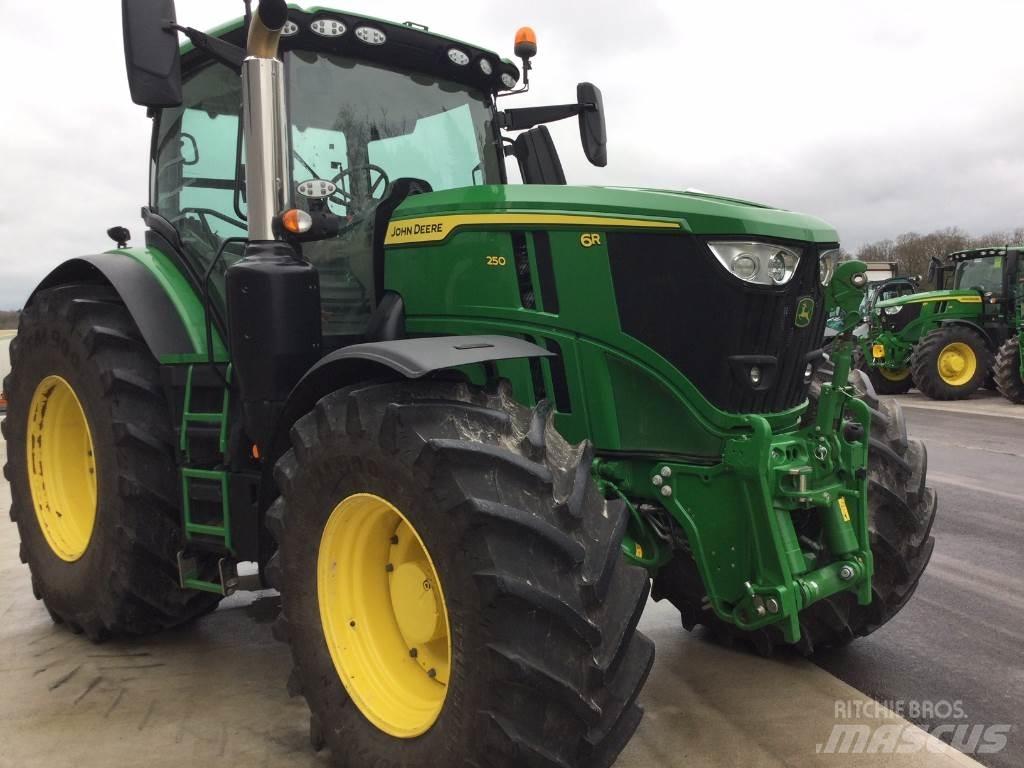 John Deere 6R250 Traktoriai