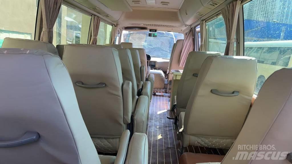Toyota Coaster Tarpmiestiniai autobusai