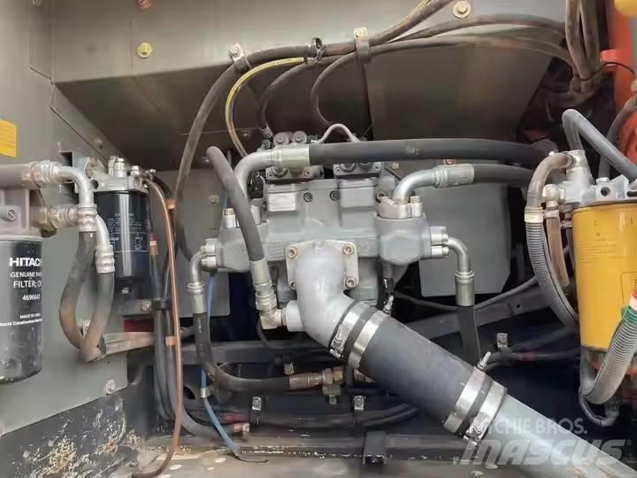 Hitachi ZX 250 Vikšriniai ekskavatoriai