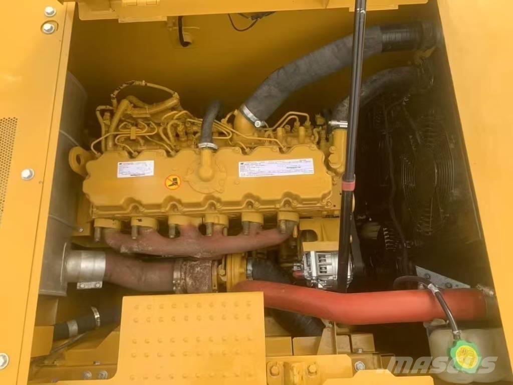 CAT 320 Vikšriniai ekskavatoriai