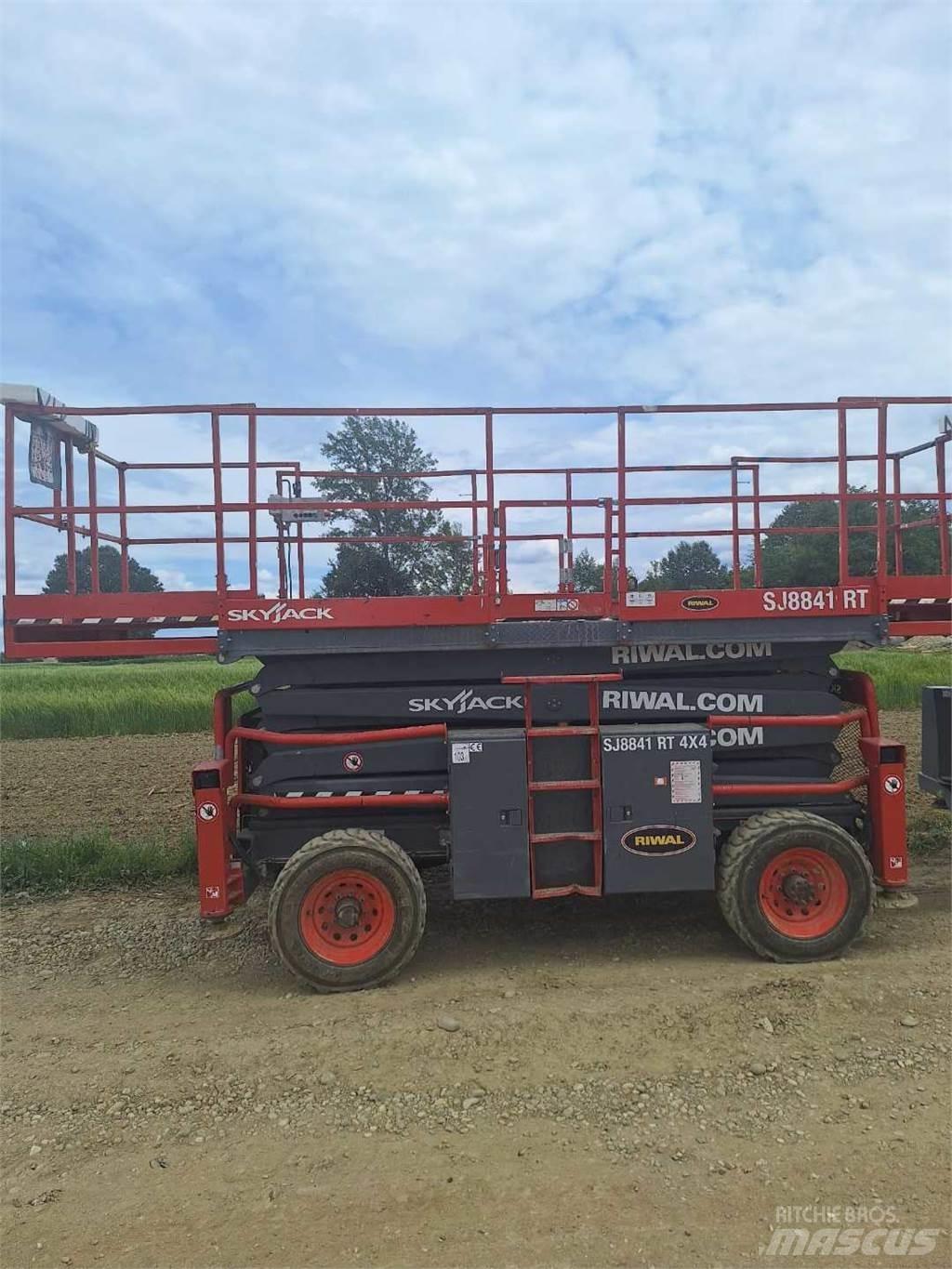 SkyJack 8841RT Žirkliniai keltuvai