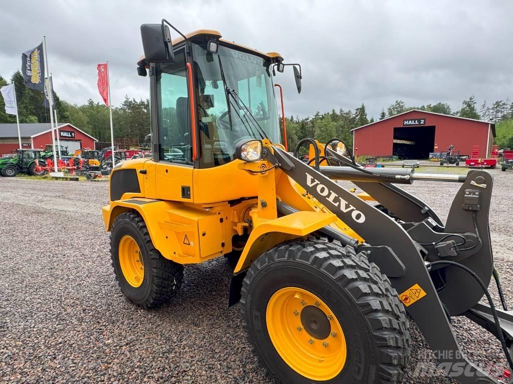 Volvo L 30 HS Naudoti ratiniai krautuvai