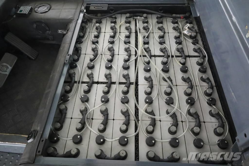 Toyota 8 FBMT 35 Elektriniai šakiniai krautuvai