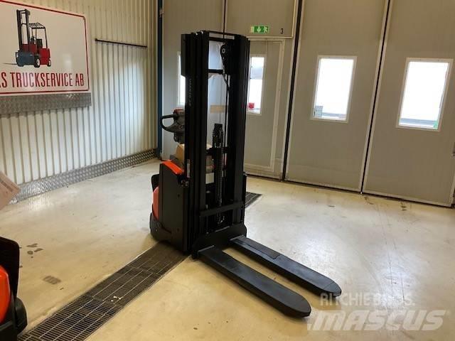Toyota SWE 120 L Rankiniai vėžimėliai