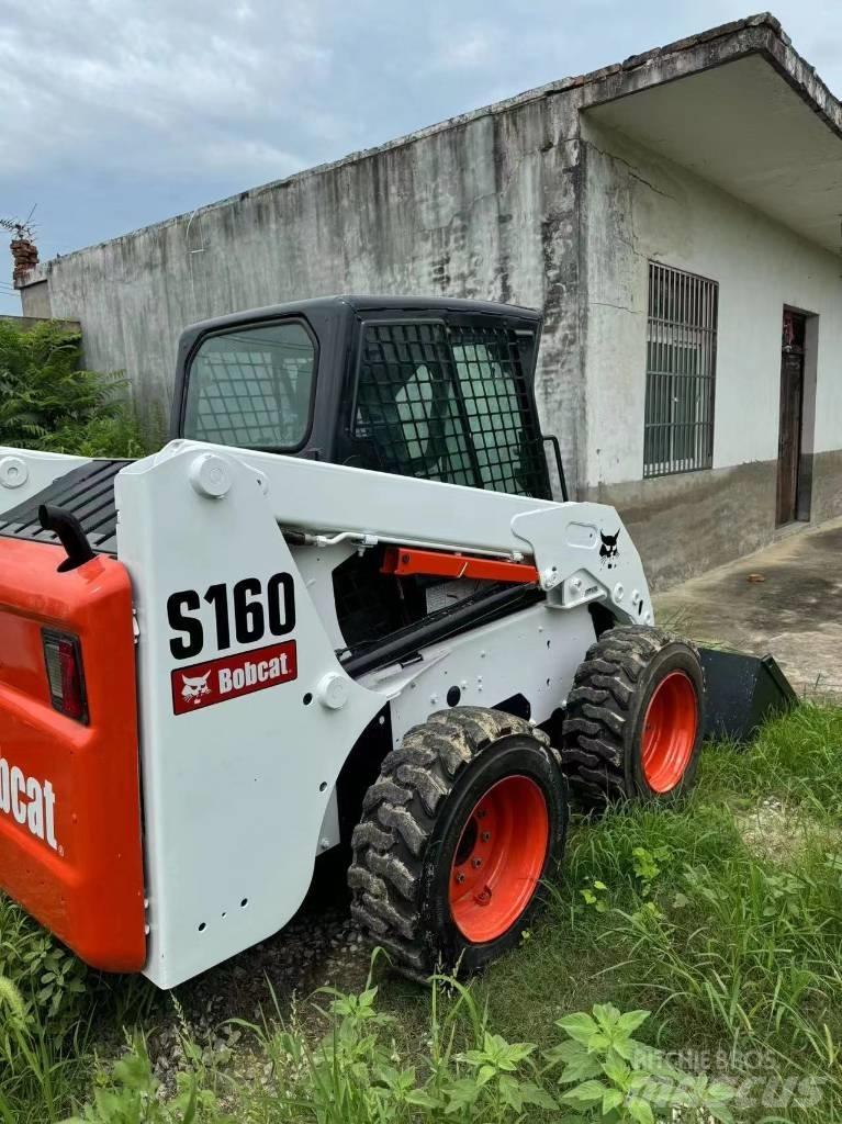 Bobcat S160 Krautuvai su šoniniu pasukimu