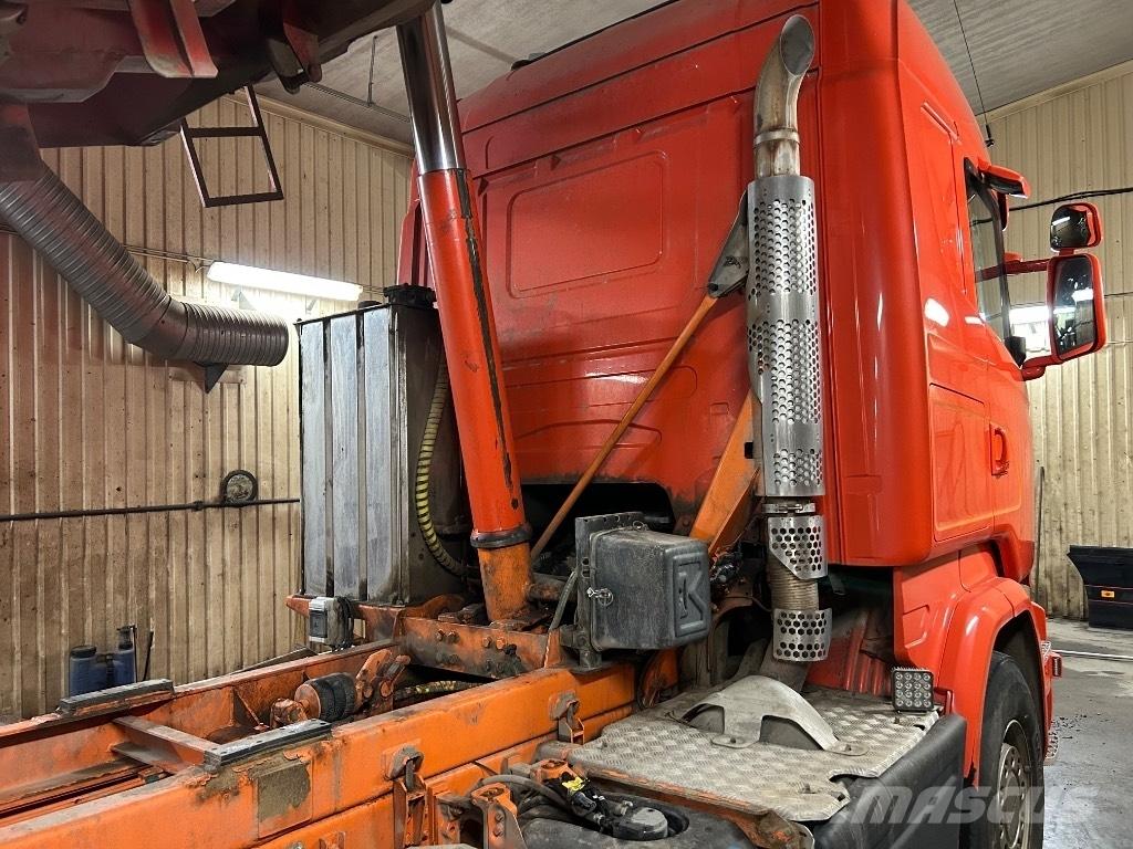 Scania R 520 LB Savivarčių priekabų vilkikai