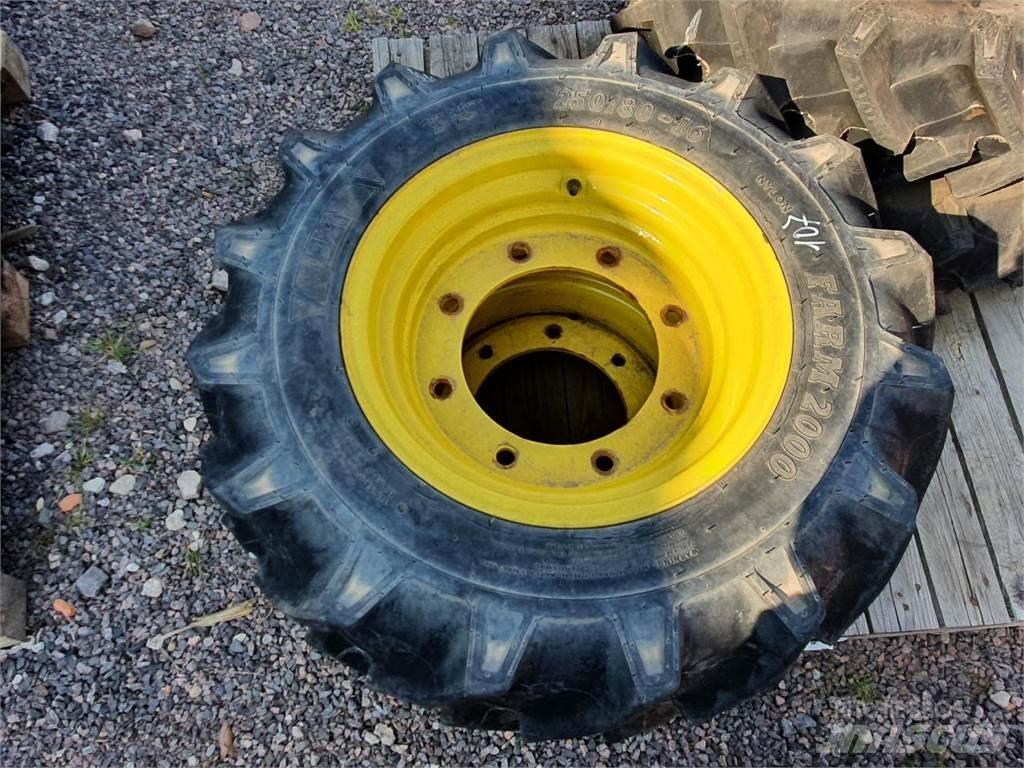 BKT 250/80-16 x2 Padangos, ratai ir ratlankiai