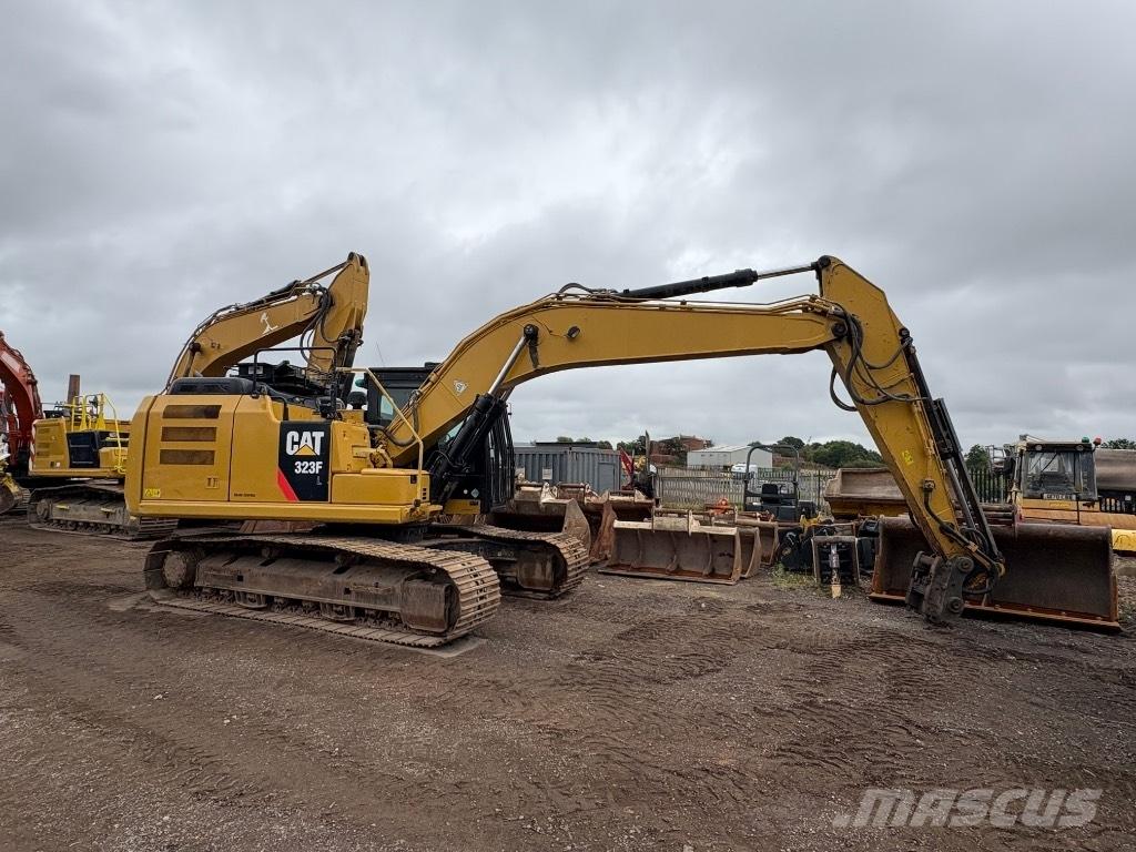 CAT 323 F L Vikšriniai ekskavatoriai