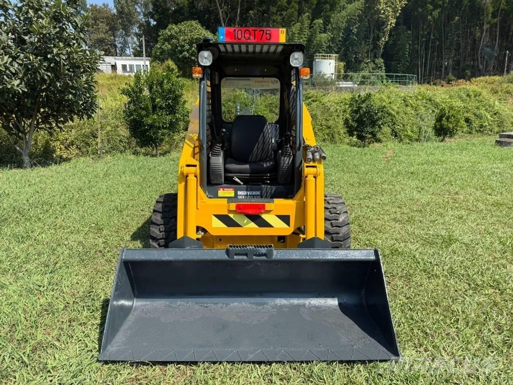 Komatsu SK 820 Krautuvai su šoniniu pasukimu