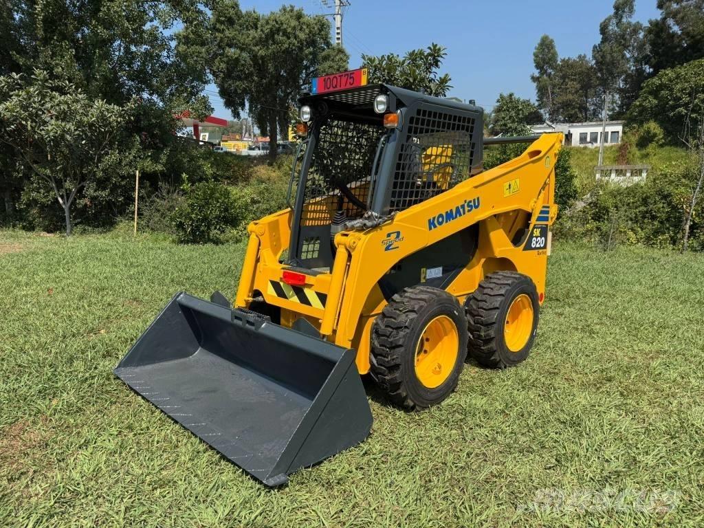 Komatsu SK 820 Krautuvai su šoniniu pasukimu