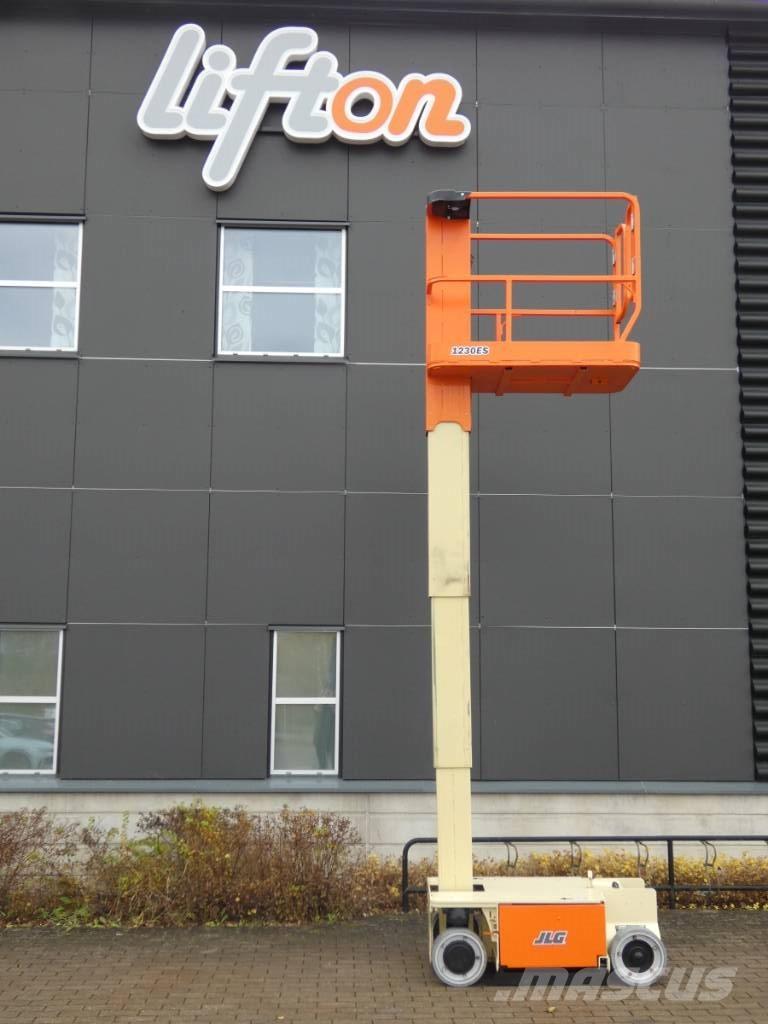 JLG 1230 ES Vertikalūs stiebiniai keltuvai