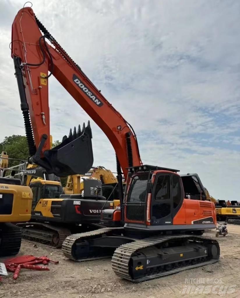 Doosan DX 225 Vikšriniai ekskavatoriai