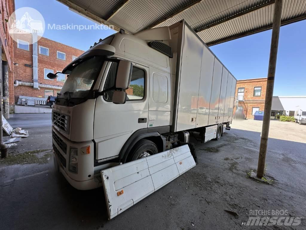 Volvo FM 300 Sunkvežimiai su dengtu kėbulu