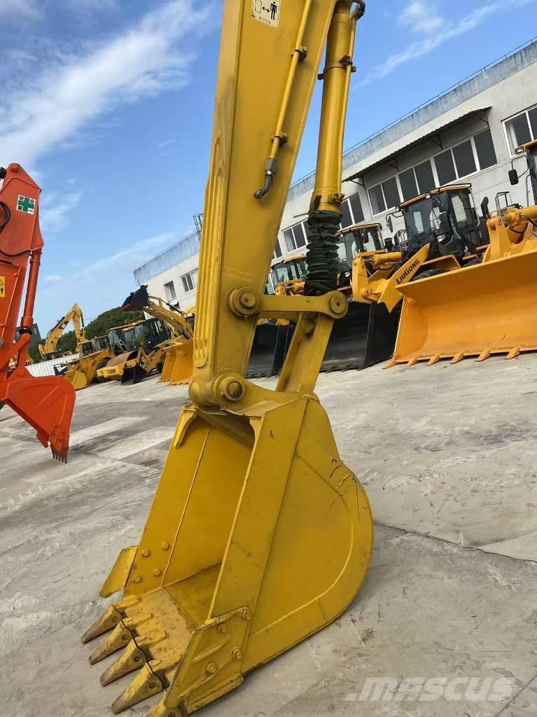 Komatsu PC 220-8 Vikšriniai ekskavatoriai