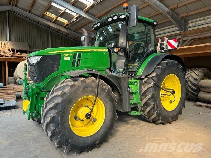John Deere 6250R Traktoriai