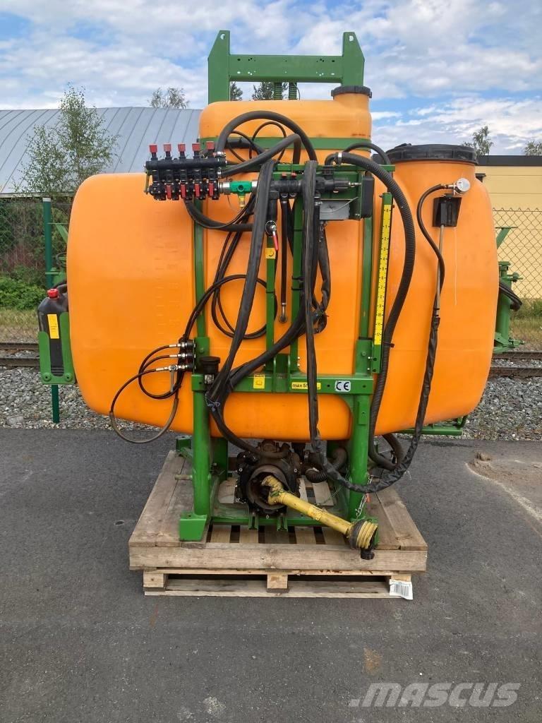 Amazone UF 1200 Įmontuoti purkštuvai