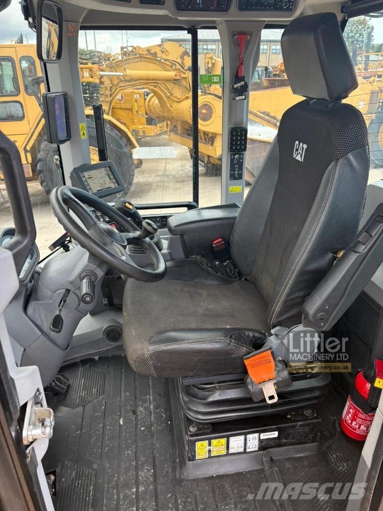 CAT 926 M Naudoti ratiniai krautuvai