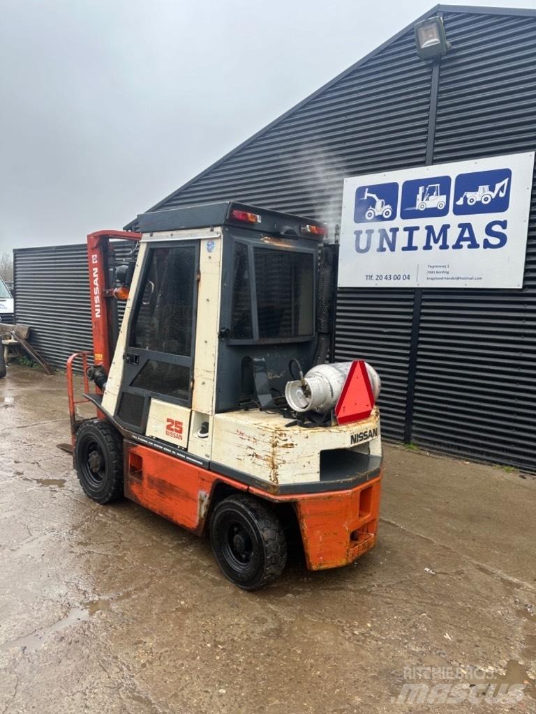 Nissan FG25 LPG (dujiniai) krautuvai