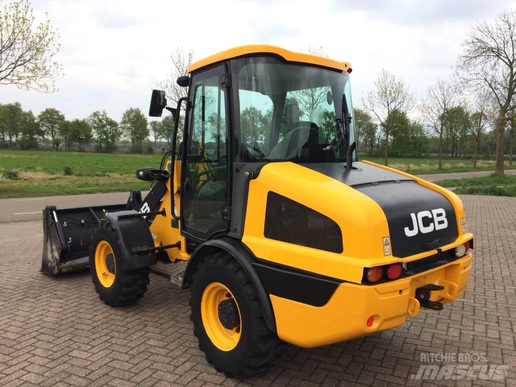 JCB 406 Naudoti ratiniai krautuvai
