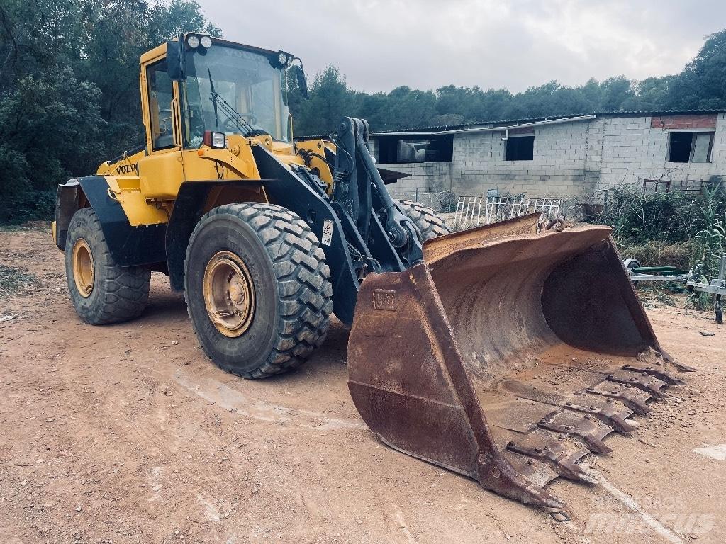 Volvo L120E Naudoti ratiniai krautuvai