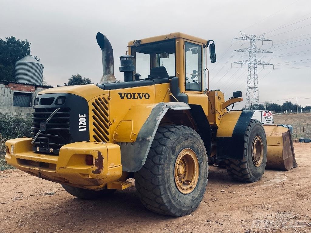 Volvo L120E Naudoti ratiniai krautuvai