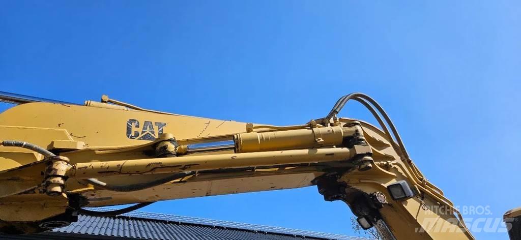 CAT E 70 B Vidutinės galios ekskavatoriai 7-12 t