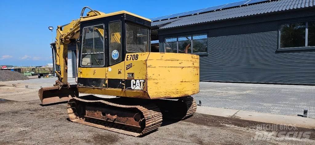 CAT E 70 B Vidutinės galios ekskavatoriai 7-12 t