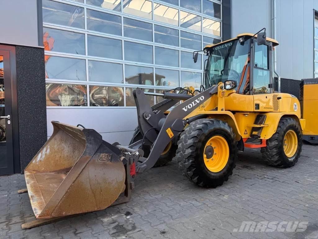 Volvo L35G Naudoti ratiniai krautuvai