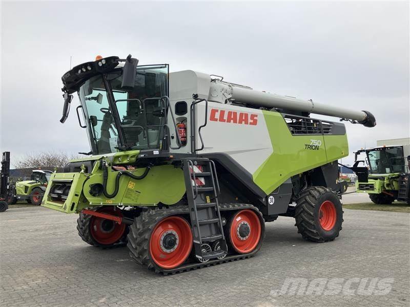 CLAAS TRION 750 TT Derliaus nuėmimo kombainai