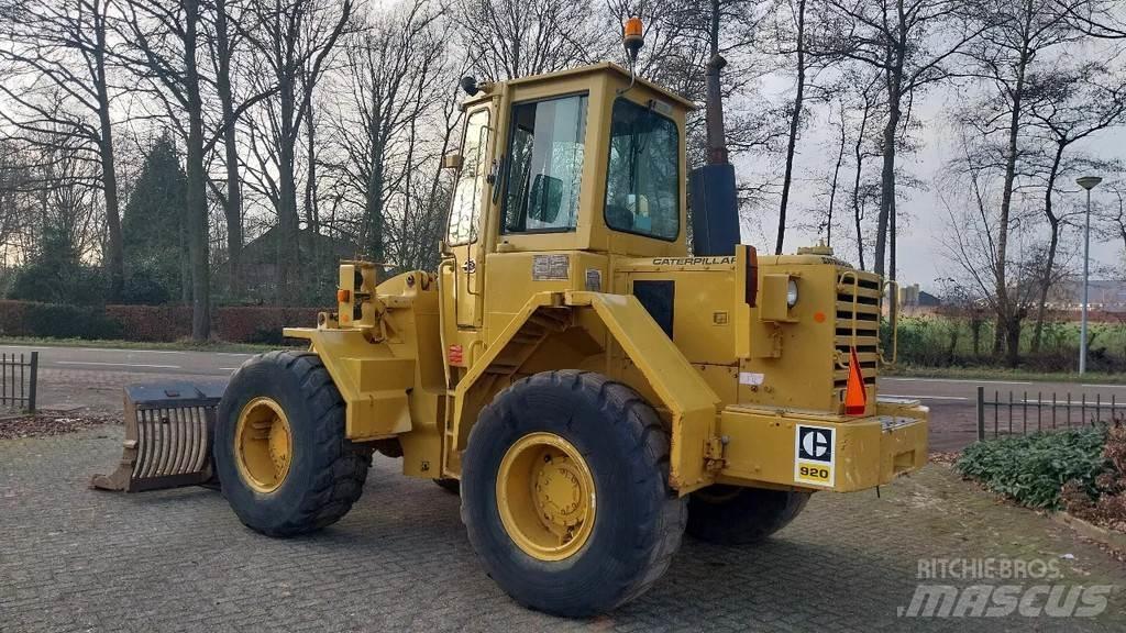 CAT 920 Naudoti ratiniai krautuvai