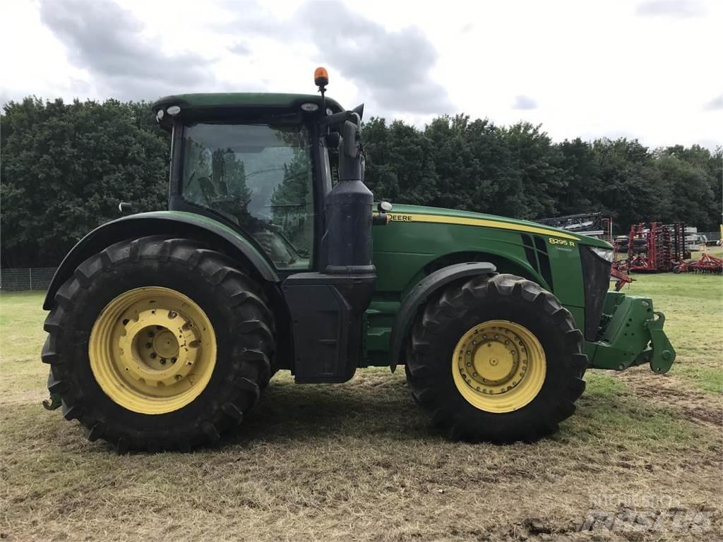 John Deere 8295R Traktoriai