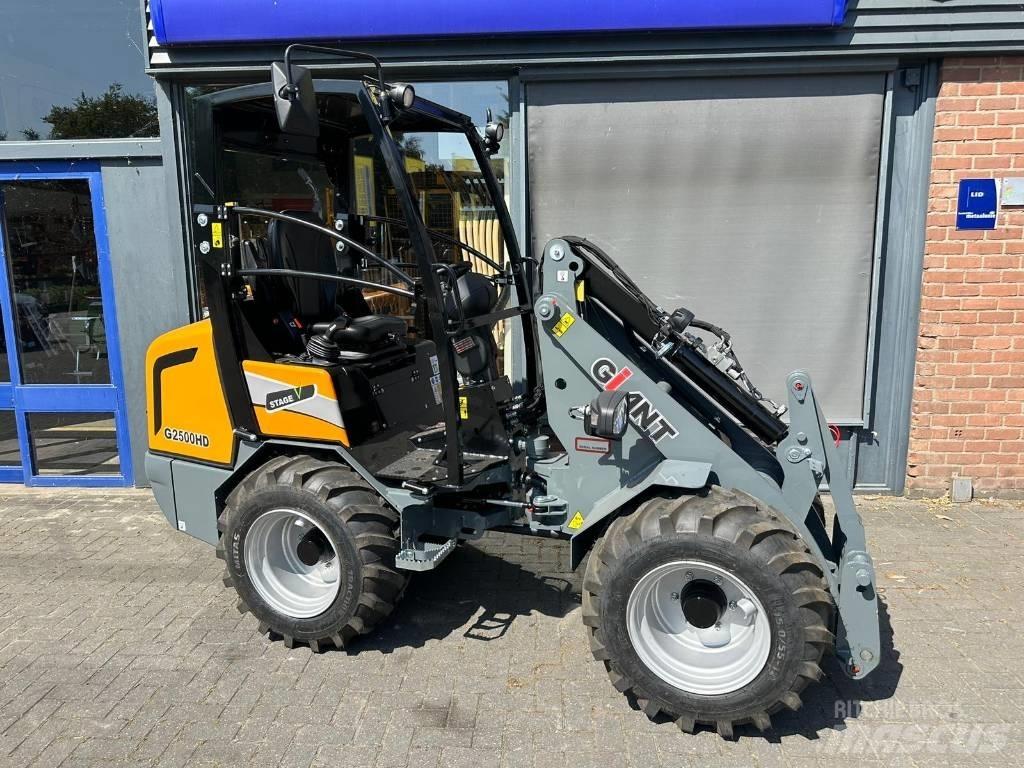 GiANT G 2500 HD Daugiafunkciniai pakrovėjai