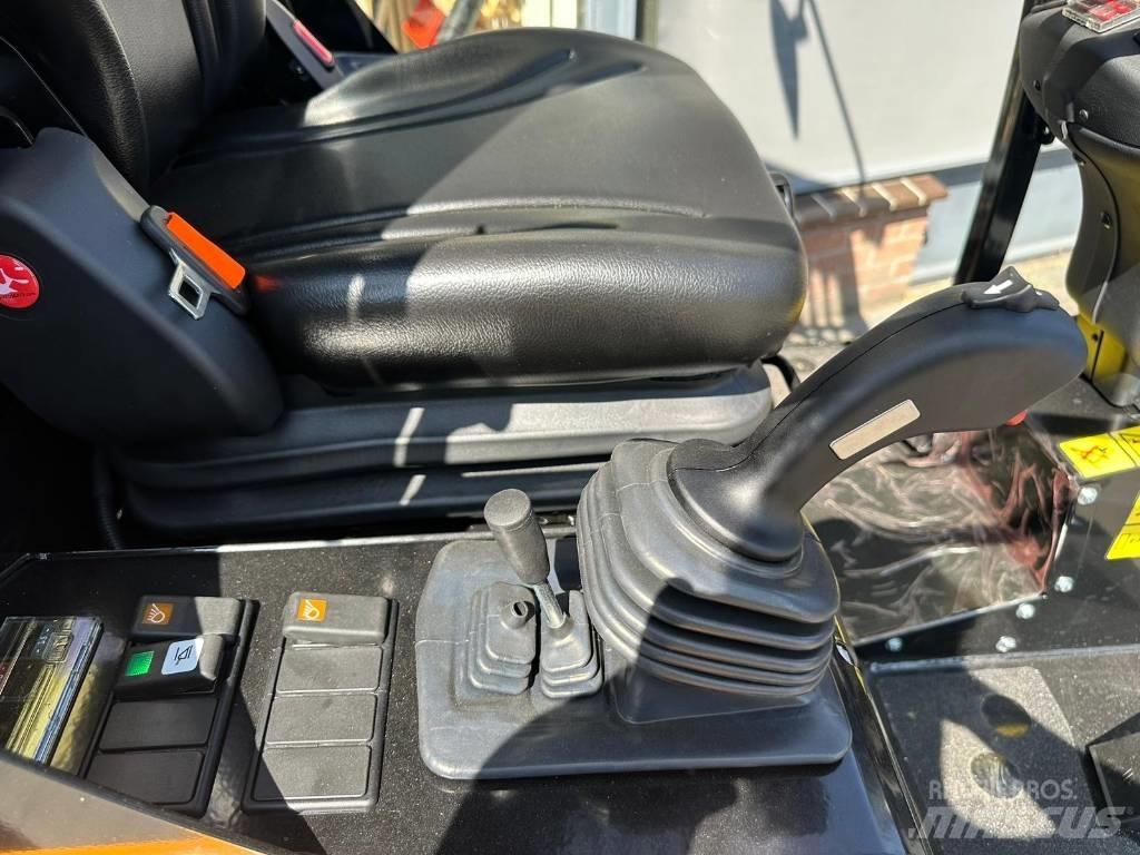 GiANT G 2500 HD Daugiafunkciniai pakrovėjai