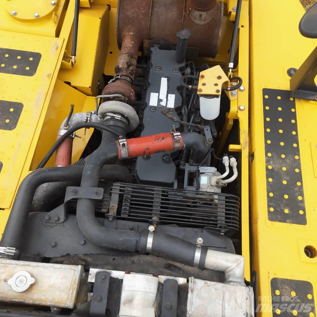 Komatsu PC200-8 Vikšriniai ekskavatoriai