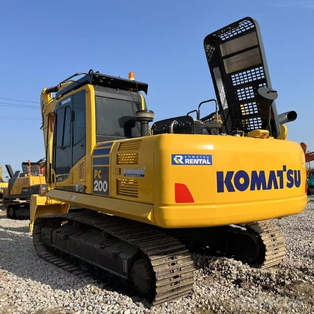 Komatsu PC 200 Vikšriniai ekskavatoriai