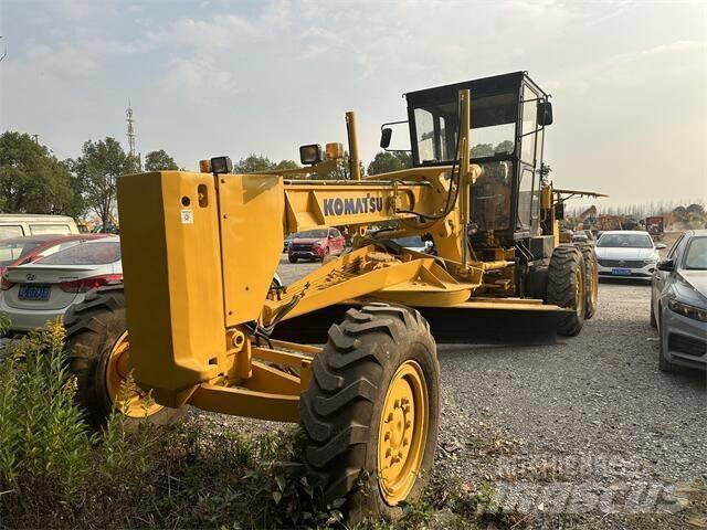 Komatsu GD655 Greideriai