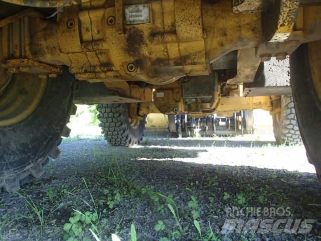 DEERE 410J Ekskavatoriniai krautuvai