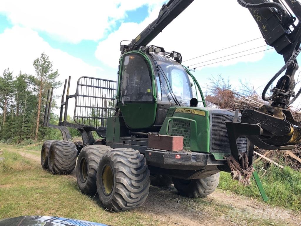 John Deere 810 E Naudoti miškovežiai (Forvarderiai)
