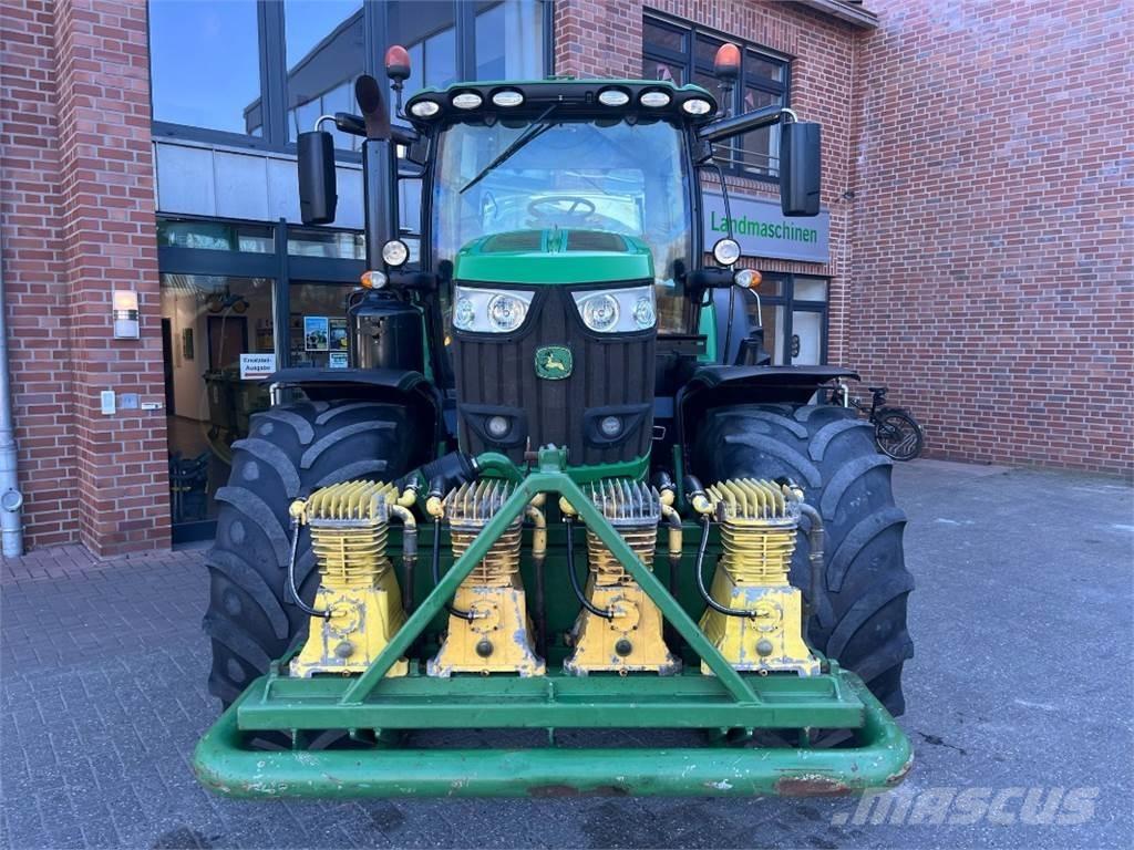 John Deere 6215R Traktoriai