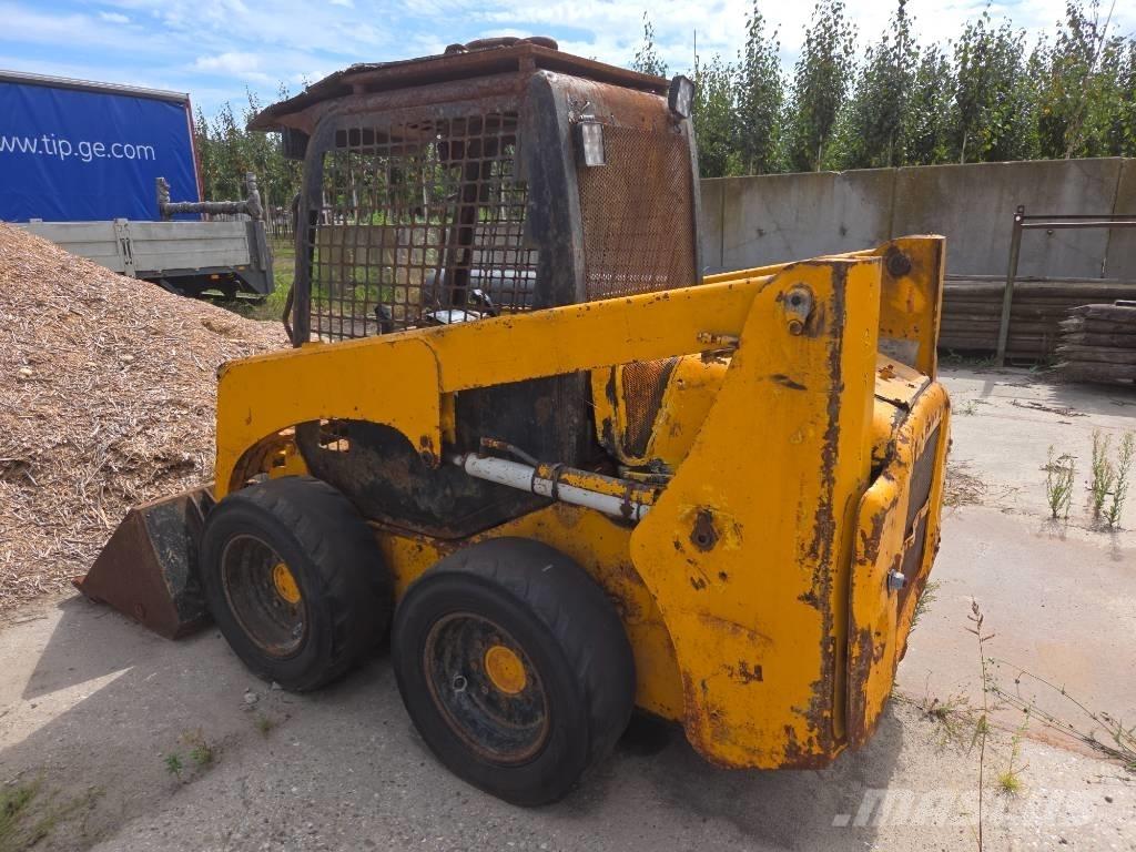 Komatsu SK 714 Krautuvai su šoniniu pasukimu