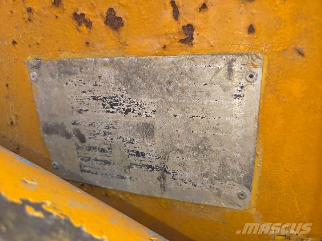 Komatsu SK 714 Krautuvai su šoniniu pasukimu