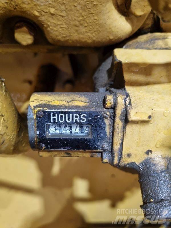 CAT D353E Varikliai