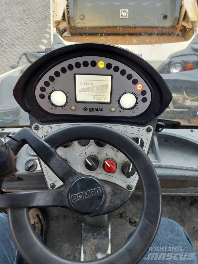 Bomag BW 161 AD-5 Porinių būgnų volai