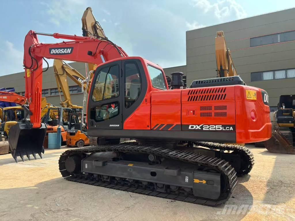 Doosan DX 225 Vikšriniai ekskavatoriai