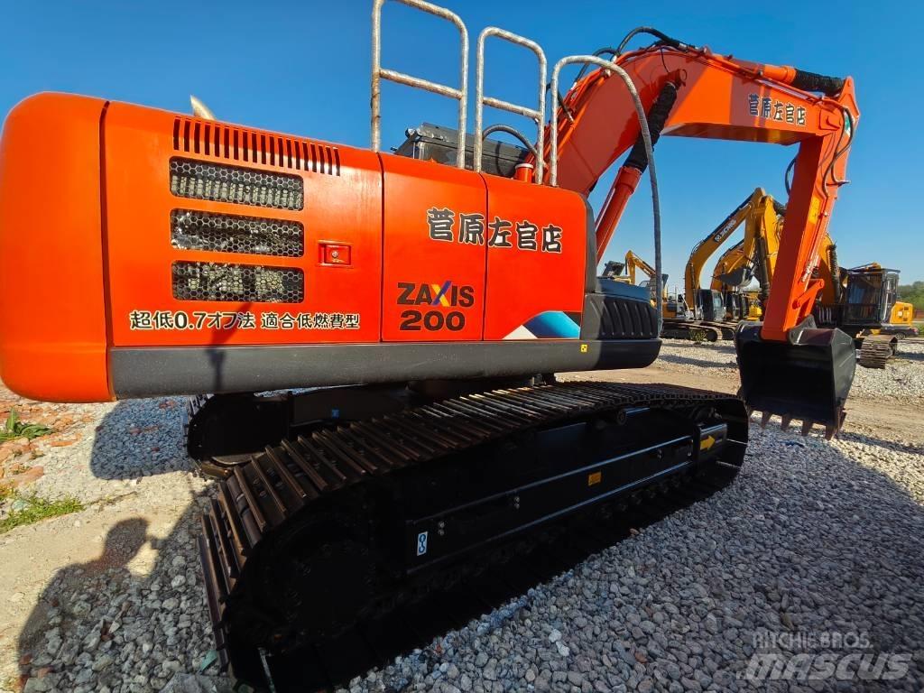 Hitachi ZX 200 Vikšriniai ekskavatoriai
