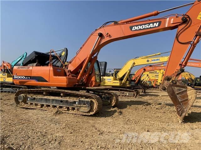 Doosan DH 300 Vikšriniai ekskavatoriai