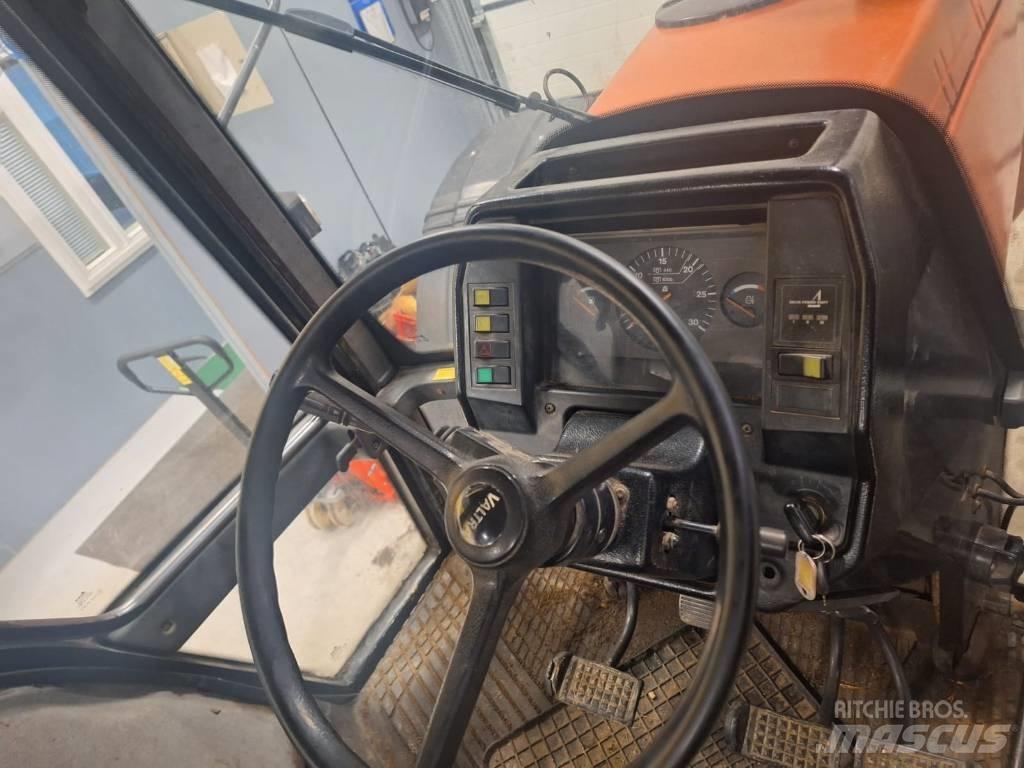 Valtra Valmet 8100E Traktoriai