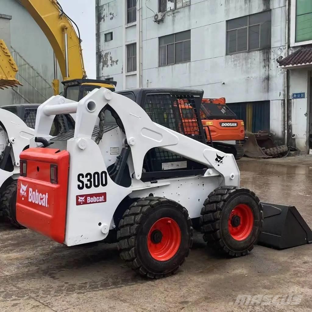 Bobcat S300 Krautuvai su šoniniu pasukimu