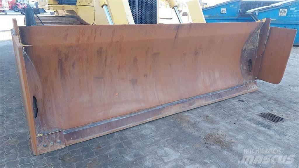 Komatsu D65PX-18 Vikšriniai buldozeriai